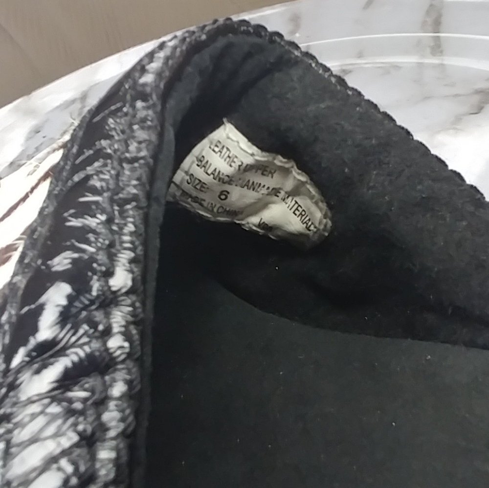 4/$20 Volatile Mules Leather Safari Print 6 - Picture 9 of 9